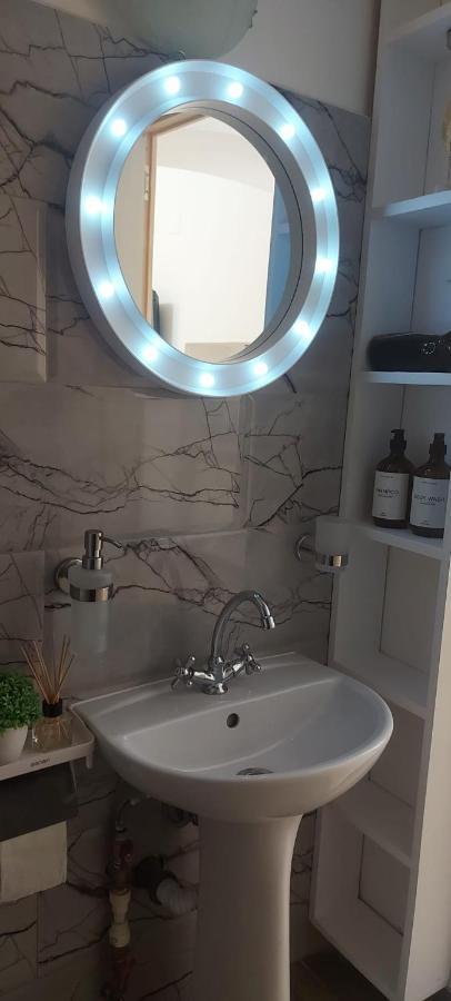 Vania Studio Apartment Sibiu Bagian luar foto